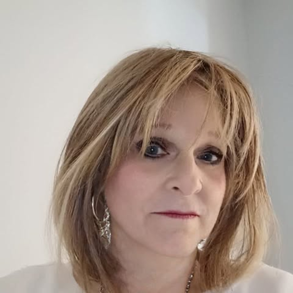 Meet your Posher, Cynthia